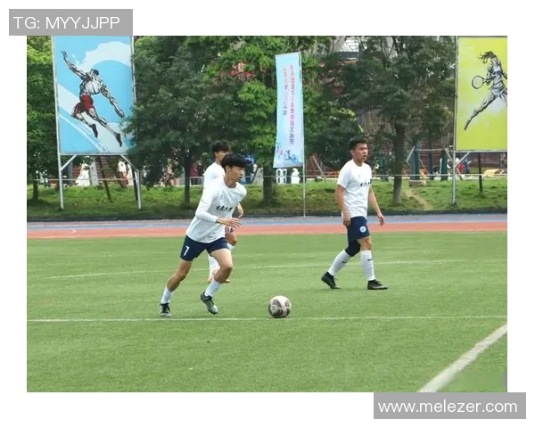 重温绿茵场上那些让人热血沸腾的足球巨星经典瞬间